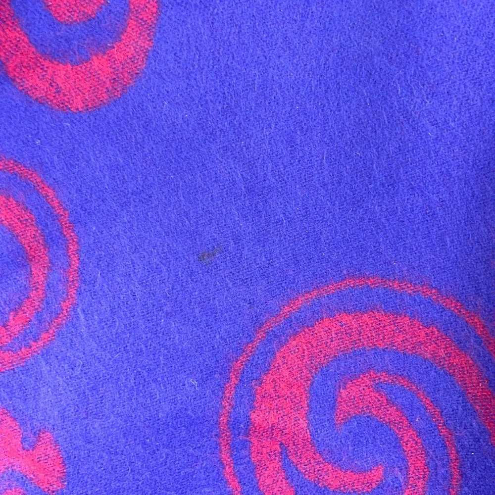 Iraisa Reversible‎ Poncho Wrap Purple Magenta Floral Scroll Fringe Acrylic Korea